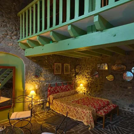 La Cour Carree Hotel Perrier Exterior photo