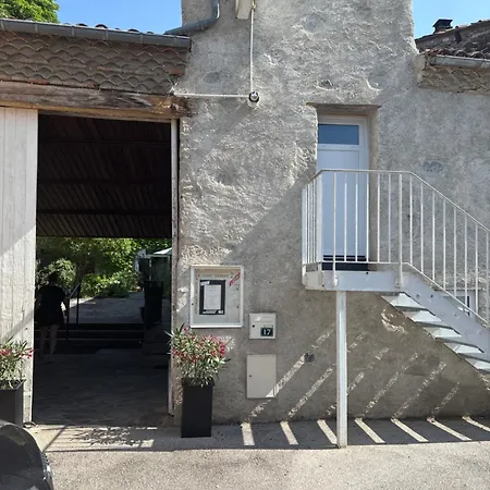 La Cour Carree Hotel Perrier Exterior photo