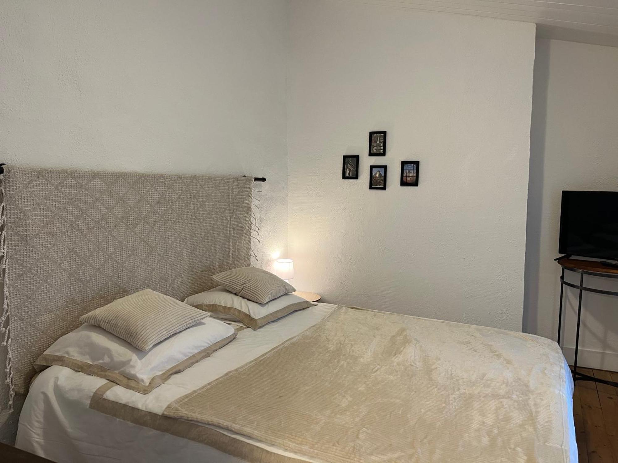 Hotel La Cour Carree Perrier
