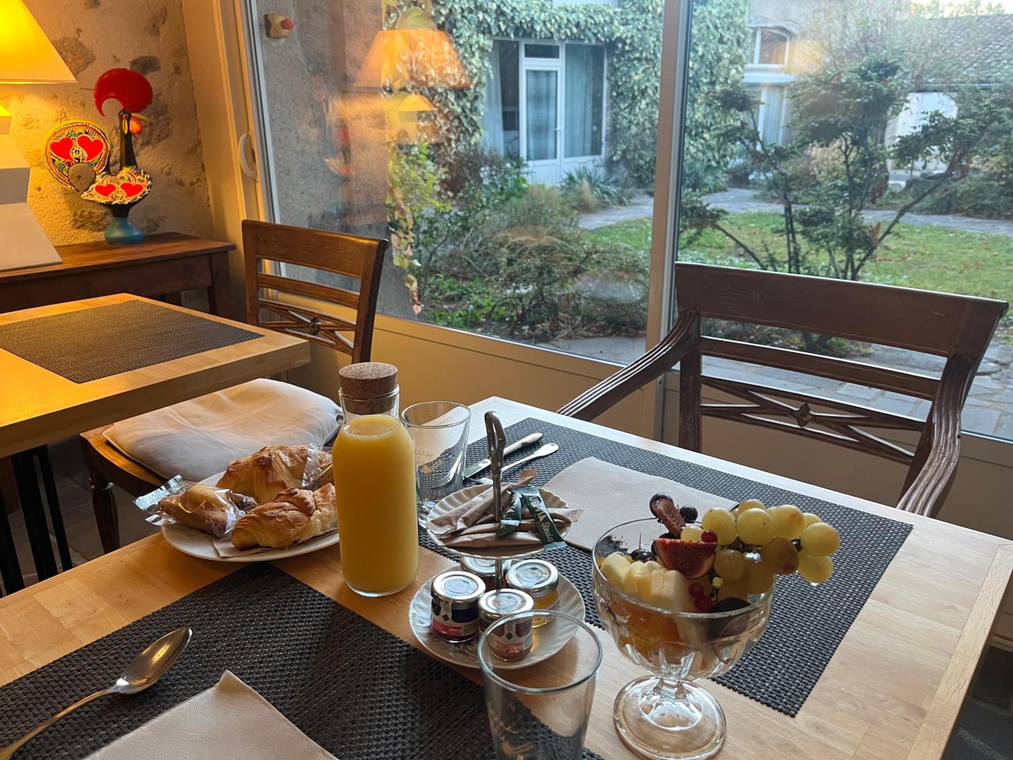 La Cour Carree Hotel 3*